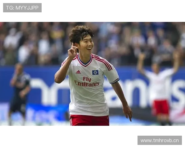 孙兴慜训练还没结束吧？外面小店老板都快认出他家鞋了！